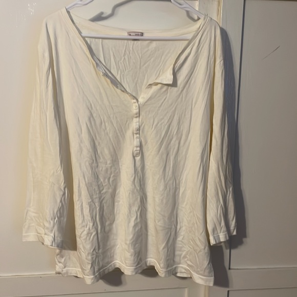 FOUR long sleeve shirt BUNDLE!! - Picture 3 of 8